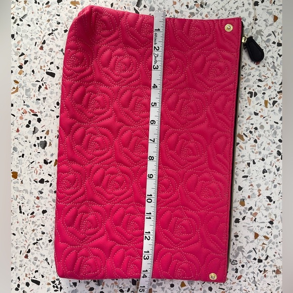 Betsey Johnson Pink Floral Embossed Laptop Bag - Picture 12 of 13